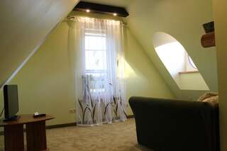 Гостевой дом Hotel Senlīči Елгава Двухместный номер эконом-класса с 2 отдельными кроватями-1
